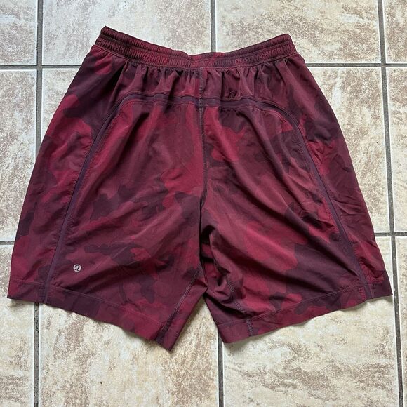 Lululemon Pace Breaker Shorts‎ Smokescreen Camo Oxblood Rosewood Lined 9” Medium - Picture 7 of 13